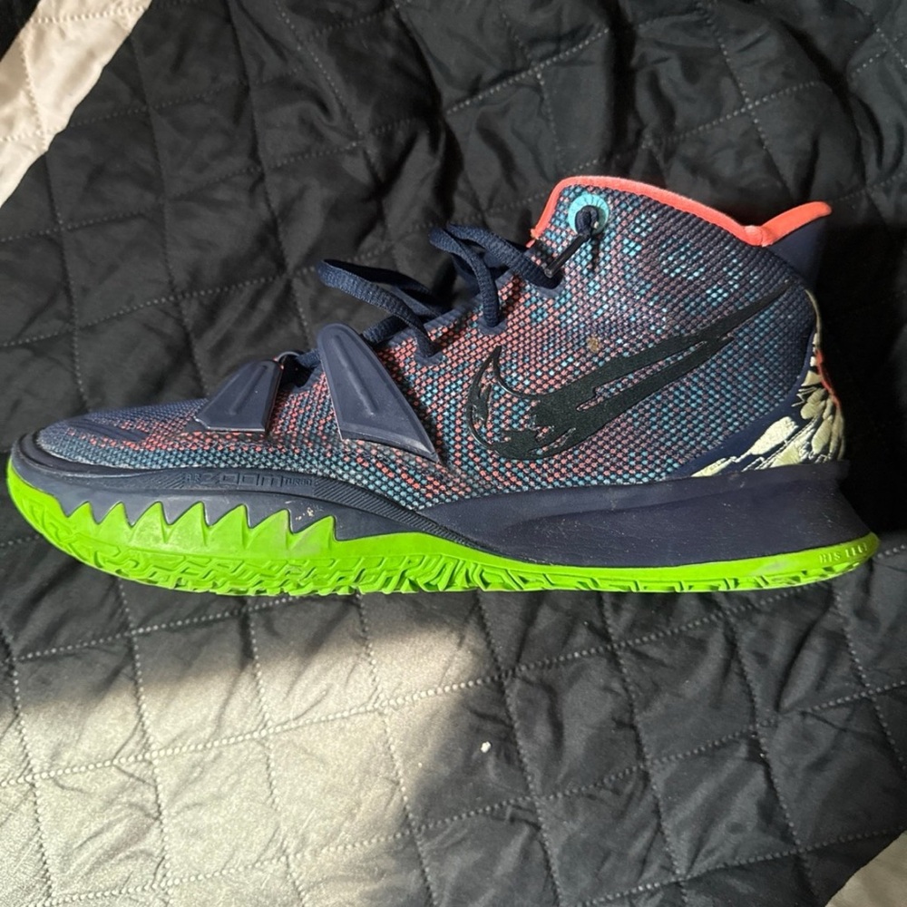 Nike Kyrie 7’s
